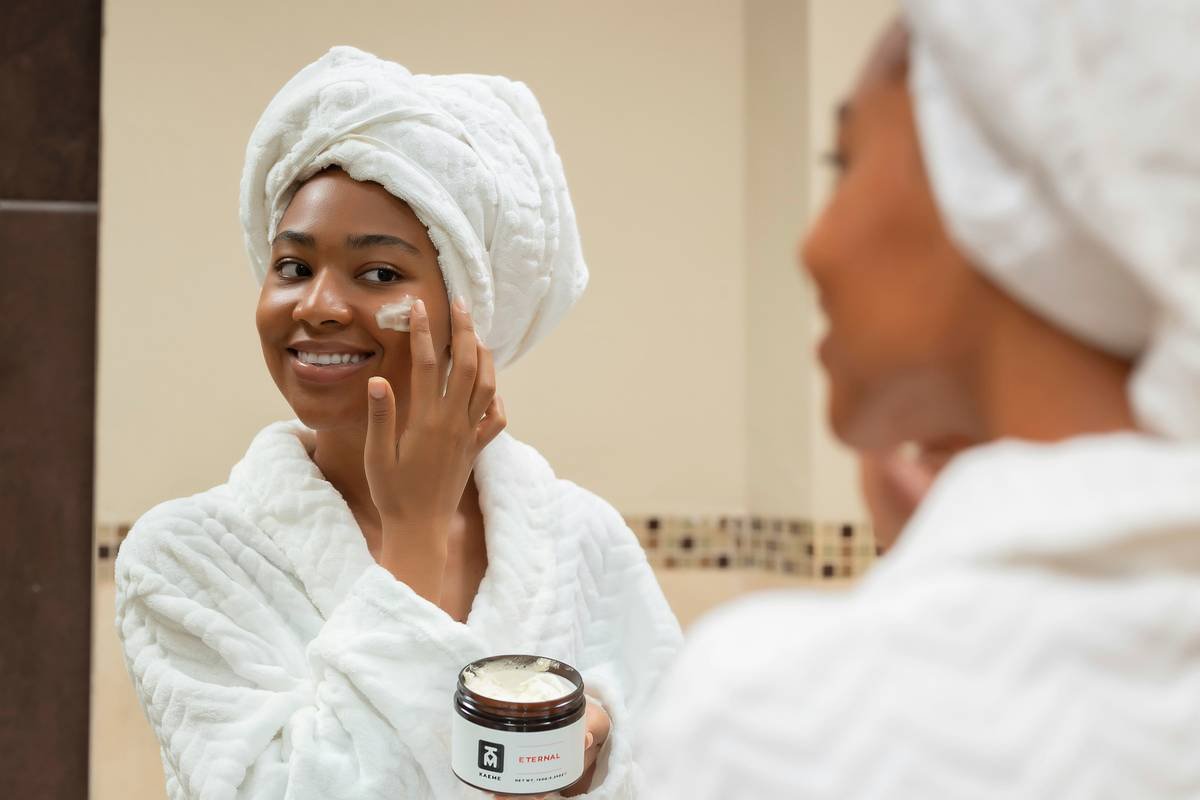 Why Your Skin’s Still Angry: The Truth About Anti-Inflammatory Toner (And How to Actually Calm It Down)
